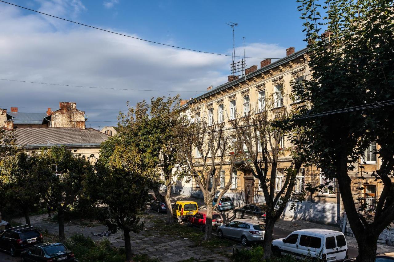 Ostriv Hostel Lviv Kültér fotó