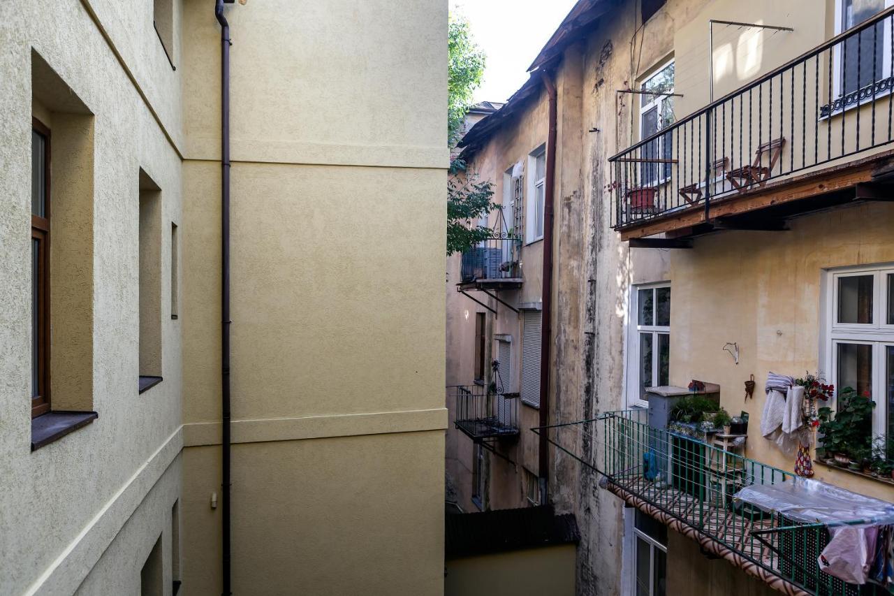 Ostriv Hostel Lviv Kültér fotó