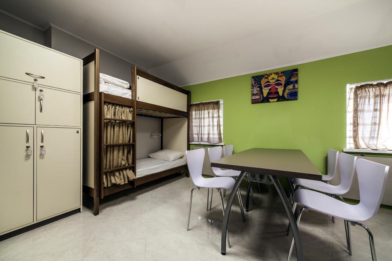 Ostriv Hostel Lviv Kültér fotó